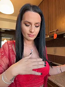 Snapshot of Hotmomcheckk_ chatting on November 25, 11:32 am Hotmomcheckk online show from November 25, 11:32 am