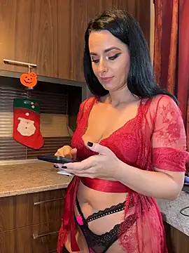 Hotmomcheckk  online show from December 17, 11:15 am