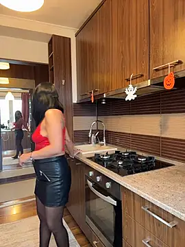 Snapshot of Hotmomcheckk_ chatting on November 14, 10:41 am Hotmomcheckk online show from November 14, 10:41 am