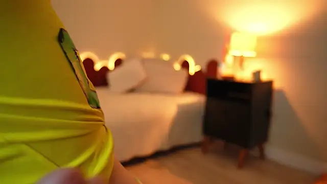 cuteface bigass  online show from June 25, 6:35 pm