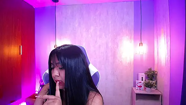 Snapshot of danny_goddess chatting on March 15, 3:29 am danny goddess online show from March 15, 3:29 am
