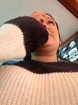 Snapshot of Sophie-hatter chatting on June 5, 4:13 pm Sophie-hatter online show from June 5, 4:13 pm