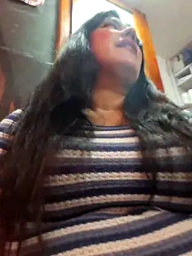Snapshot of Sophie-hatter chatting on May 29, 2:01 pm Sophie-hatter online show from May 29, 2:01 pm