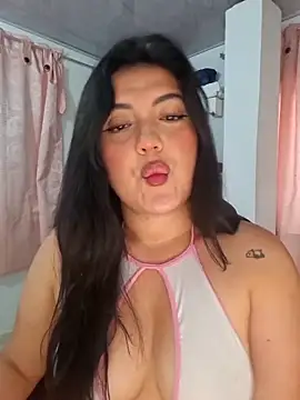 Sophie-hatter online show from April 2, 8:15 pm