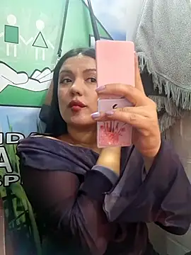 Snapshot of Sophie-hatter chatting on June 9, 2:07 pm Sophie-hatter online show from June 9, 2:07 pm