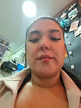 Sophie-hatter online show from July 24, 5:31 pm
