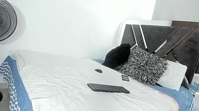 alizehorny online show from October 28, 5:12 pm