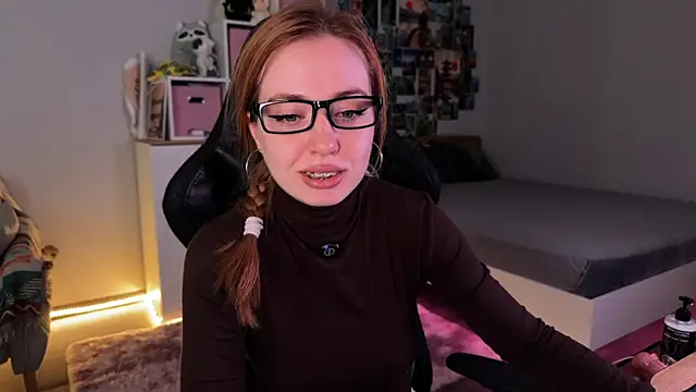 LinaWitch online show from November 17, 6:17 am