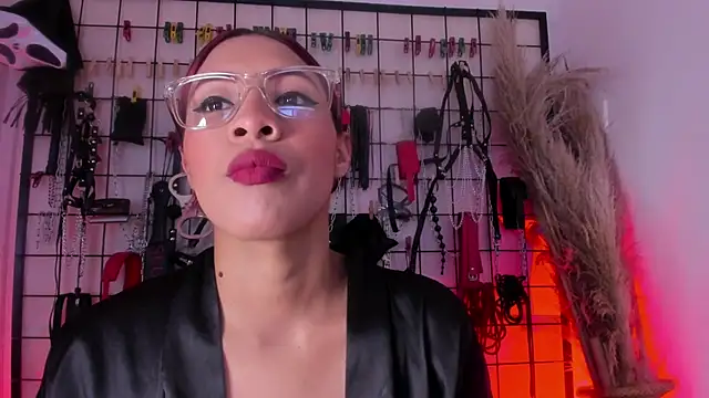 charrlotte quinn online show from December 17, 3:50 pm