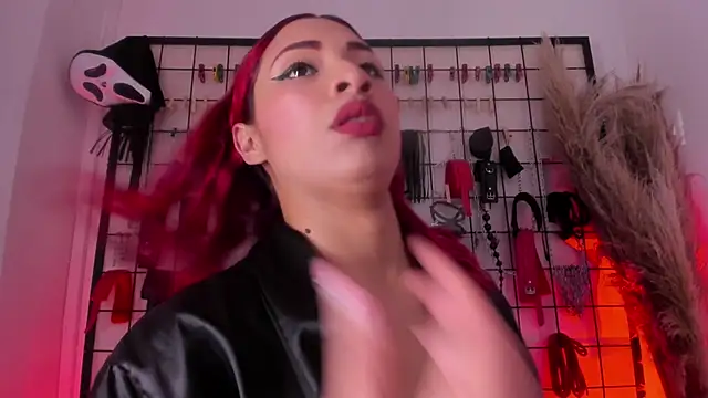 charrlotte quinn online show from November 29, 4:07 pm