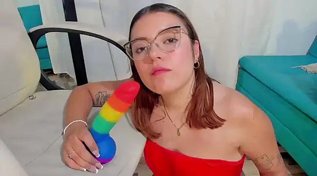 Snapshot of maddy066 chatting on March 11, 5:02 am maddy066 online show from March 11, 5:02 am