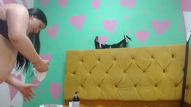 Snapshot of agathacorlincm101 chatting on February 4, 2:39 am agathacorlincm101 online show from February 4, 2:39 am