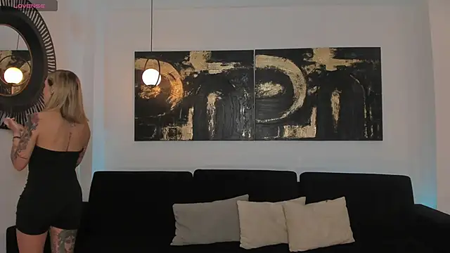 MollySundersX online show from March 27, 8:54 pm