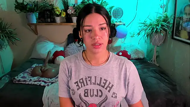 MiaaRose online show from March 24, 4:07 pm