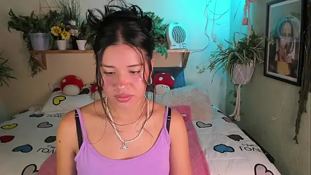 MiaaRose online show from April 22, 6:25 pm