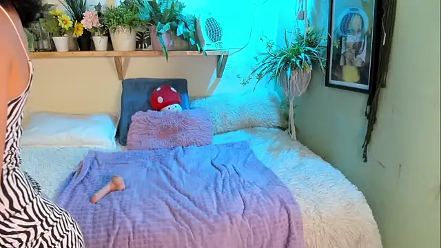 MiaaRose online show from November 20, 9:36 pm