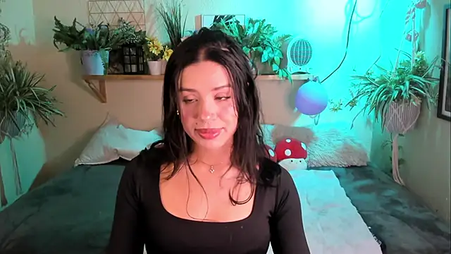 MiaaRose online show from March 21, 4:22 pm