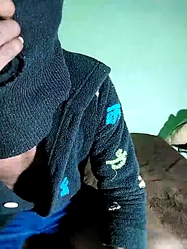 Fuckbudiez online show from April 8, 11:17 pm