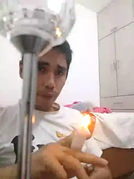 Snapshot of Felipesilv5 chatting on July 3, 4:08 am Felipesilv5 online show from July 3, 4:08 am