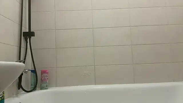 czruz online show from October 10, 6:36 am