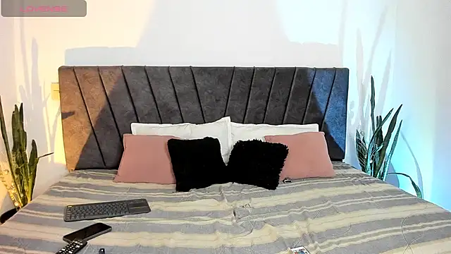 Stanlor1226 online show from April 17, 12:35 am