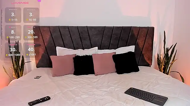 Stanlor1226 online show from April 13, 2:48 am