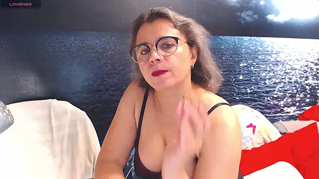 LadyAverrySquirt11 online show from November 14, 4:27 am