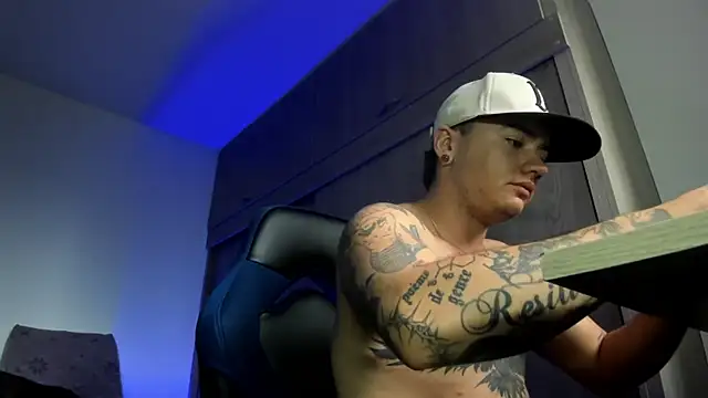 male pussy online show from December 22, 5:24 pm