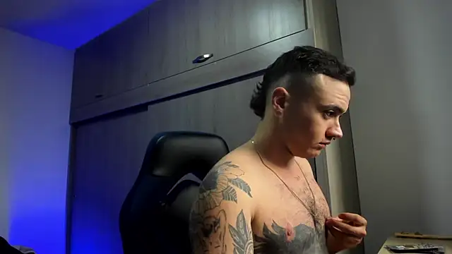 male pussy online show from December 4, 9:25 pm