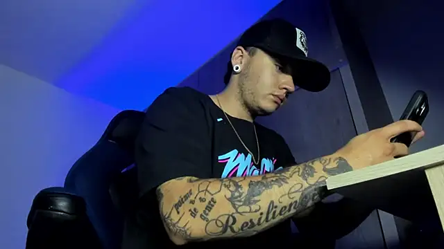 male pussy online show from November 4, 2:37 am