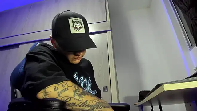 male pussy online show from December 18, 3:11 am