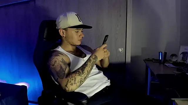 male pussy online show from January 11, 4:41 am