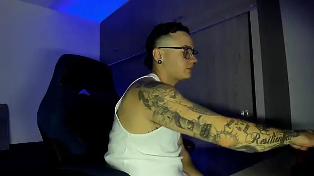 male pussy online show from November 7, 4:28 am