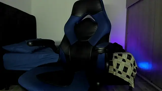 male pussy online show from October 28, 5:29 am