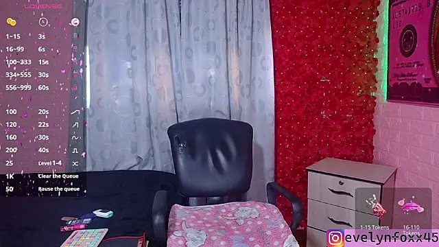 eve foxx online show from February 4, 9:21 pm