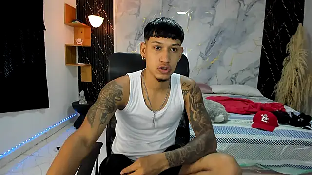Snapshot of slim_master12 chatting on April 26, 5:32 pm slim master12 online show from April 26, 5:32 pm