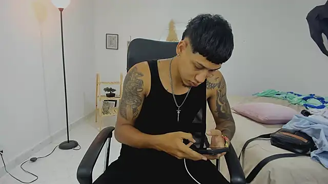 slim master12 online show from March 7, 11:10 pm