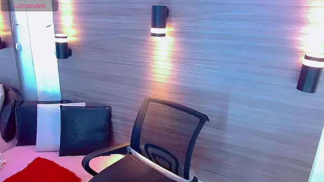 PriscilaRainbow online show from August 6, 7:42 pm