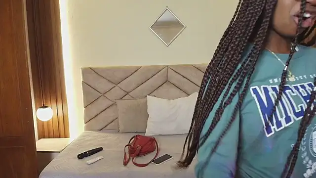 Snapshot of Raquel_jones chatting on May 31, 11:49 am Raquel jones online show from May 31, 11:49 am