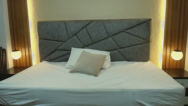 Raquel jones online show from March 30, 7:15 pm