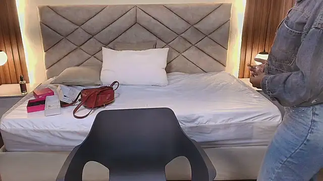 Raquel jones online show from April 16, 12:06 pm