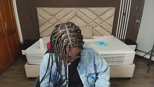 Snapshot of Raquel_jones chatting on September 20, 12:10 pm Raquel jones online show from September 20, 12:10 pm