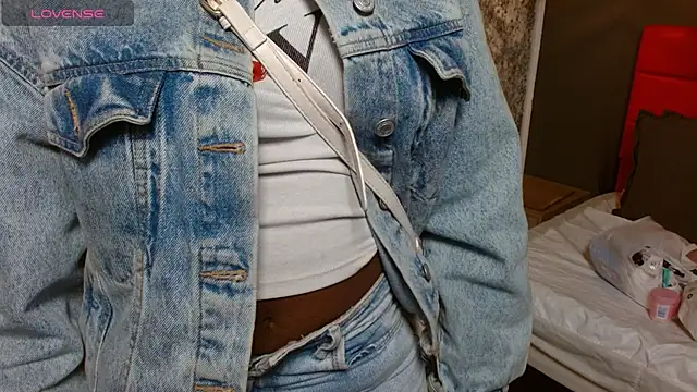 Snapshot of Raquel_jones chatting on October 1, 7:29 pm Raquel jones online show from October 1, 7:29 pm