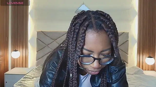 Snapshot of Raquel_jones chatting on July 11, 12:05 pm Raquel jones online show from July 11, 12:05 pm