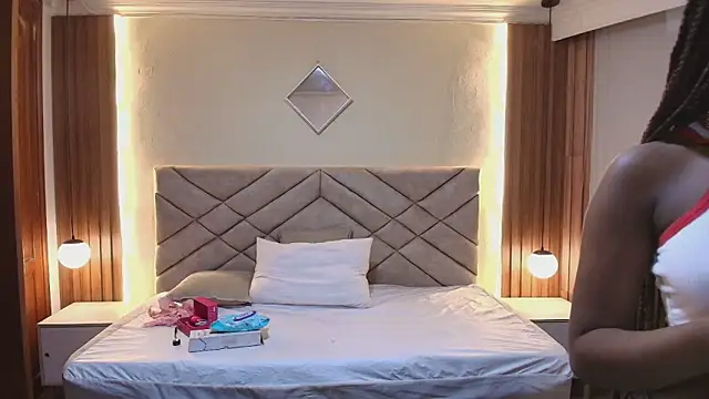 Raquel jones online show from April 15, 11:49 am