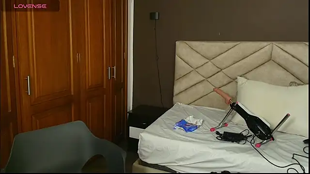 Snapshot of Raquel_jones chatting on October 9, 11:44 am Raquel jones online show from October 9, 11:44 am