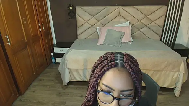 Snapshot of Raquel_jones chatting on March 17, 12:14 pm Raquel jones online show from March 17, 12:14 pm