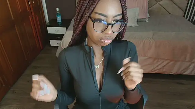 Snapshot of Raquel_jones chatting on March 15, 11:40 am Raquel jones online show from March 15, 11:40 am