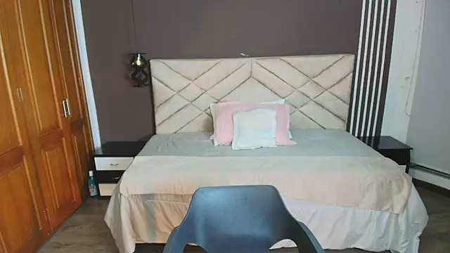 Snapshot of Raquel_jones chatting on March 12, 11:54 am Raquel jones online show from March 12, 11:54 am