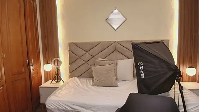 Raquel jones online show from March 21, 11:58 am